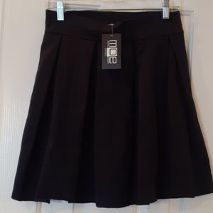 NWT Dark Blue Pleeted Skirt MED